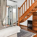 Lovely 2 Bedroom Condo In Corfu Anemomilos